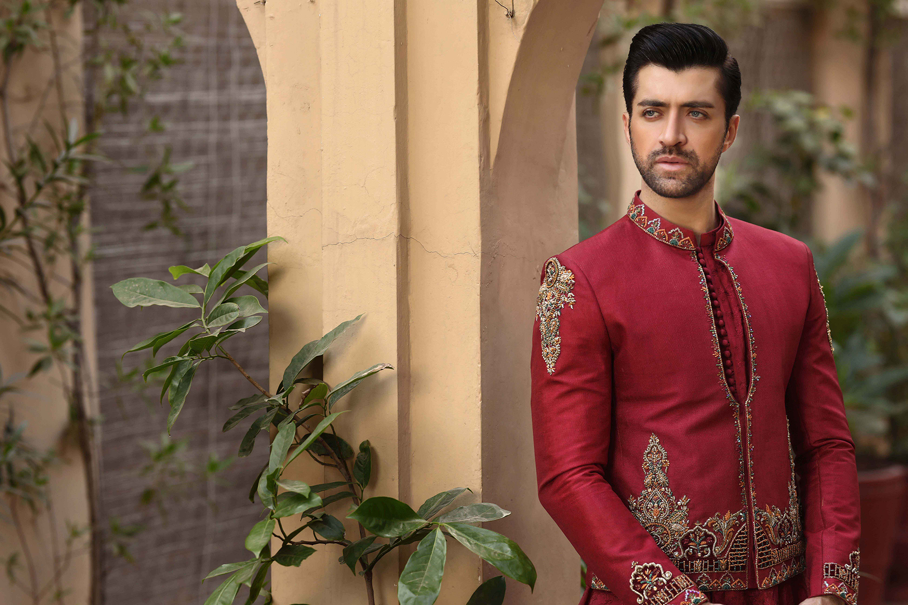 Blush Gold Radiance – Embellished Cold-Shoulder Bridal Set in Jamawar and Net